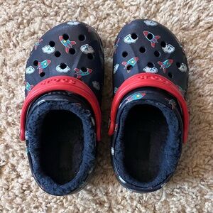 Like New Space Themed Lined Toddler Crocs 🐊
